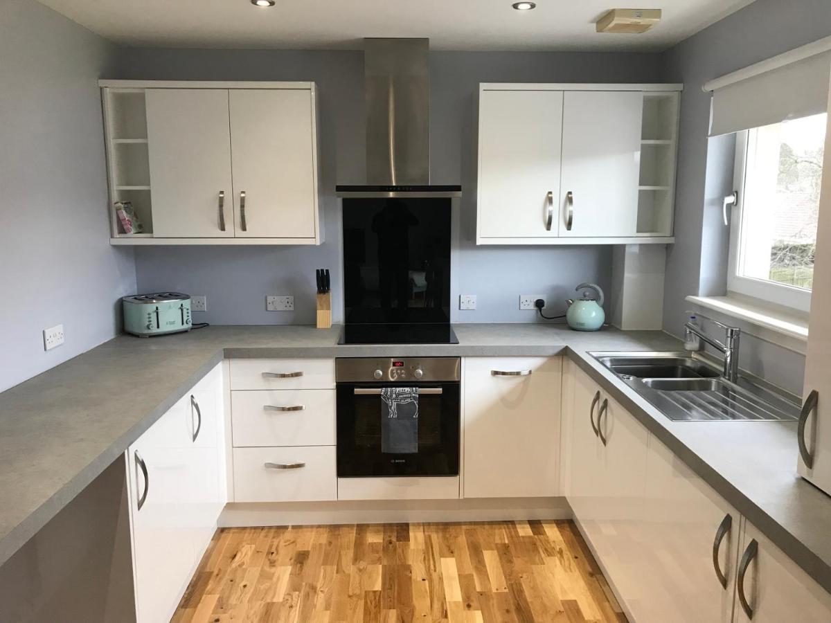Flat Five, 212 Eaglesham Road, East Kilbride, Glasgow ภายนอก รูปภาพ