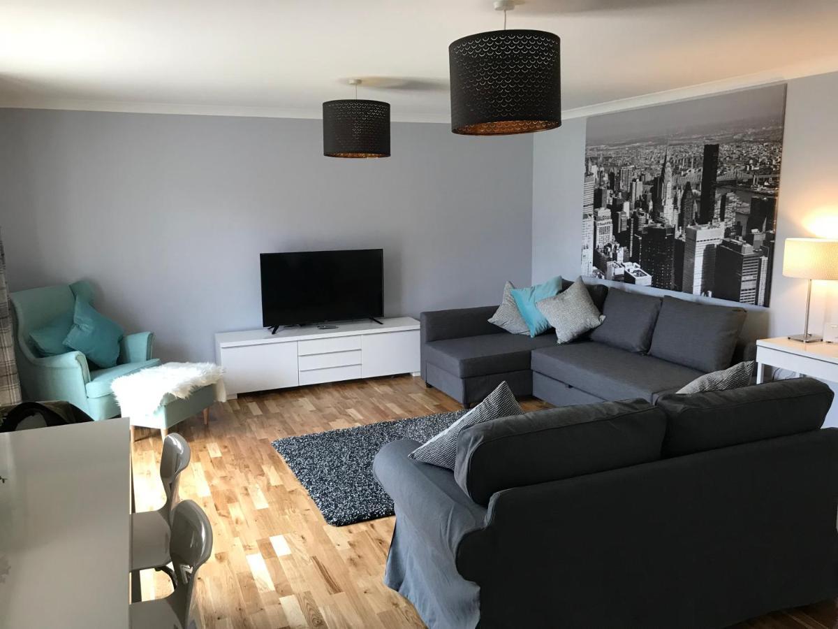 Flat Five, 212 Eaglesham Road, East Kilbride, Glasgow ภายนอก รูปภาพ